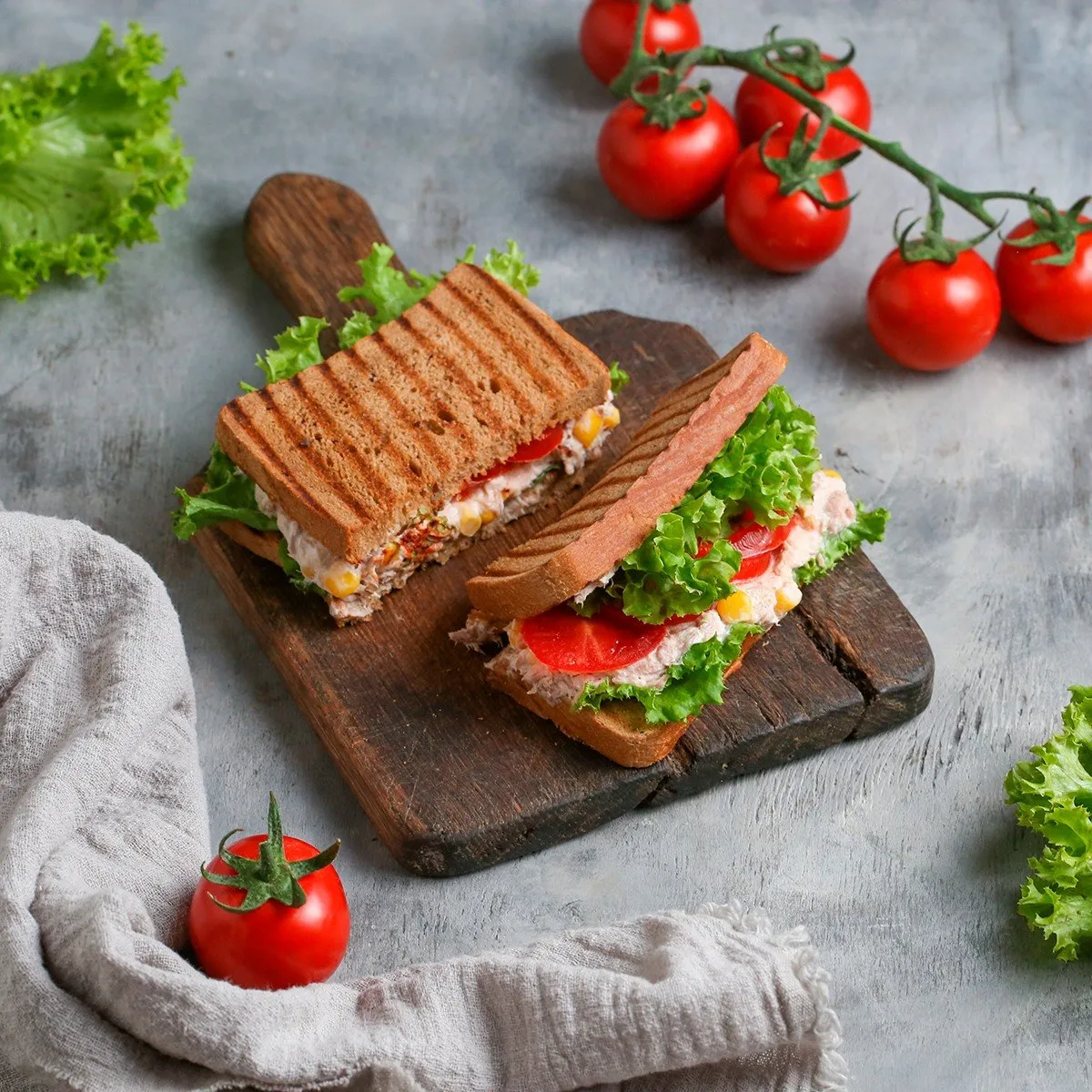 club-sandwich-with-tuna-corn