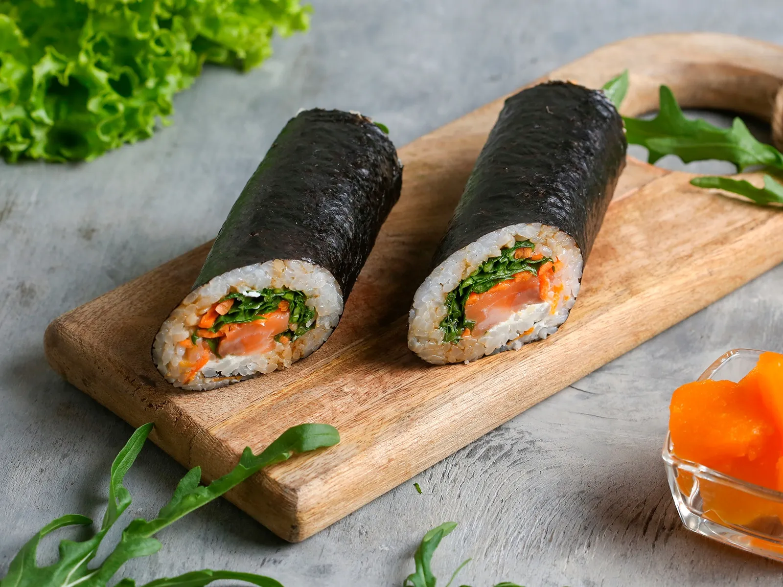 salmon-sushirrito