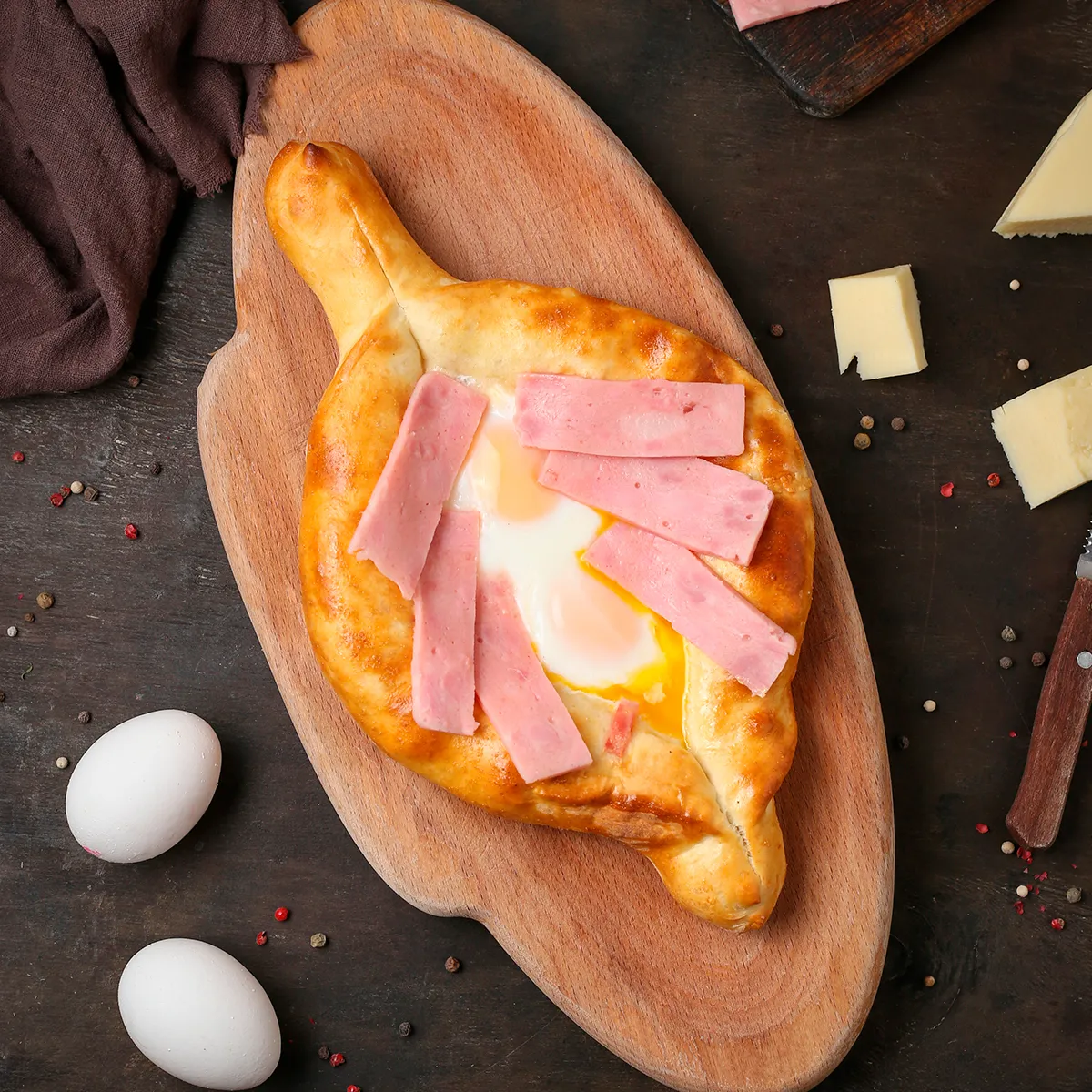 adjarian-khachapuri-with-ham-2-eggs