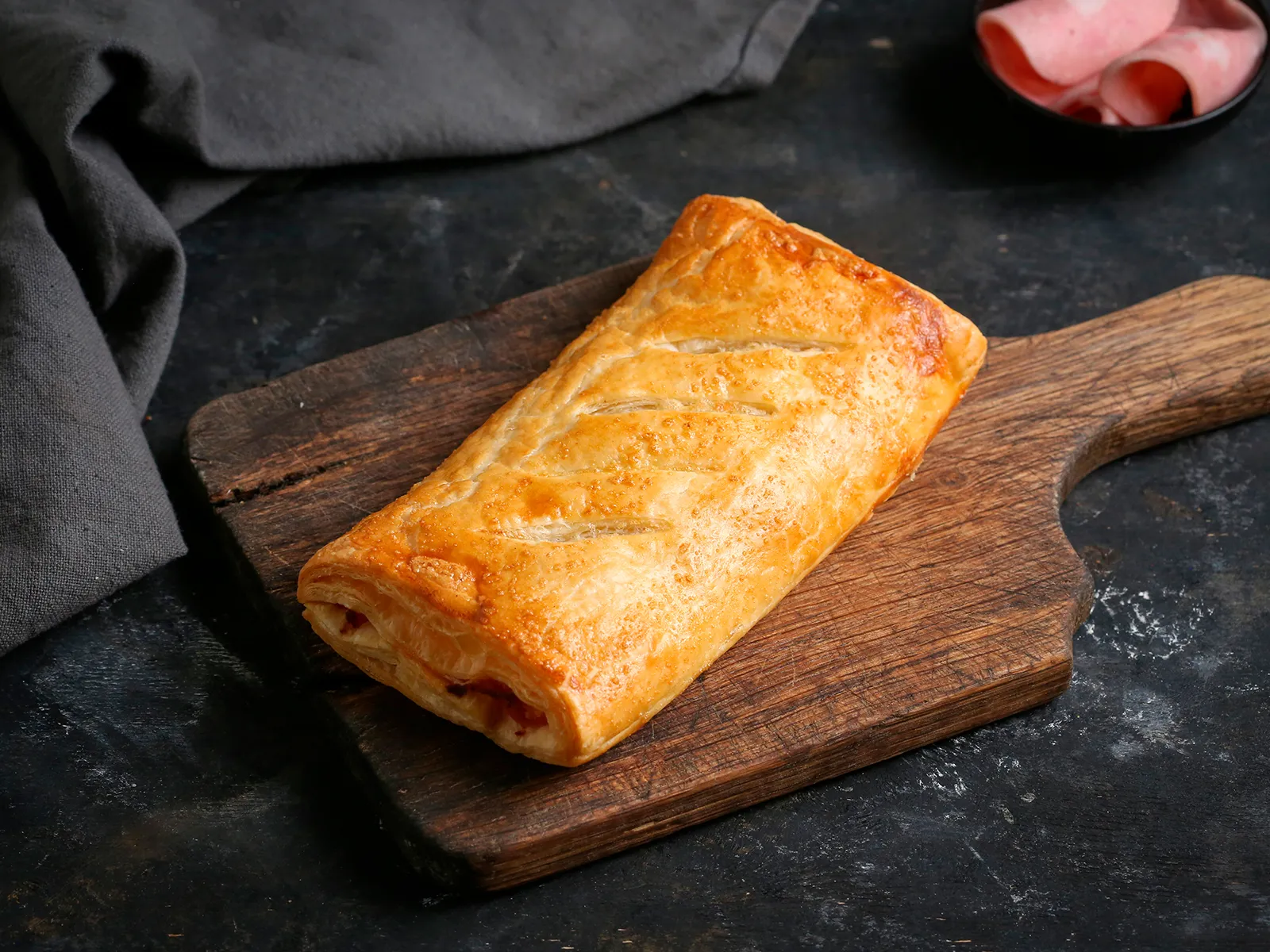 khachapuri-with-ham