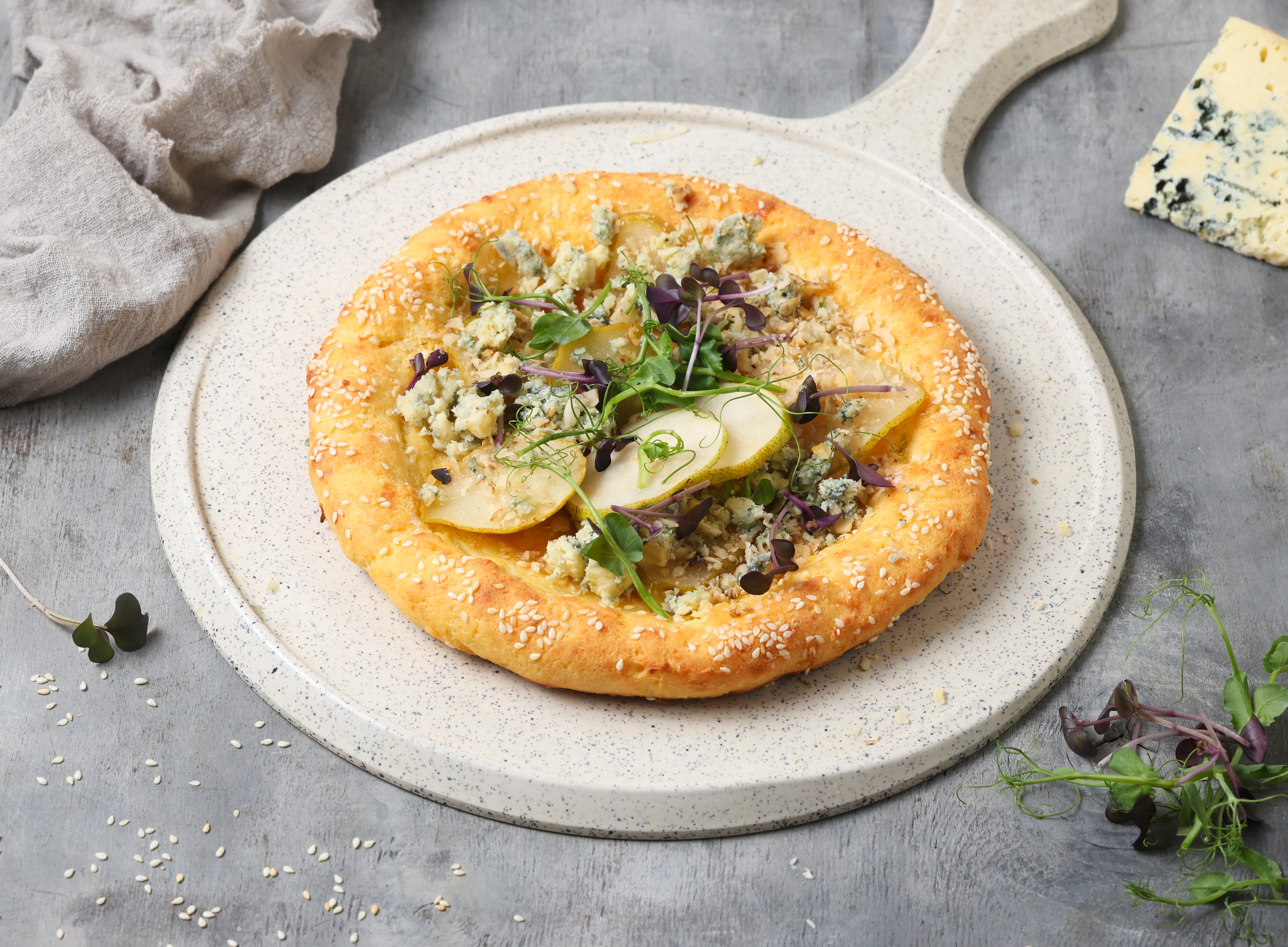 healthy-pizza-with-pears