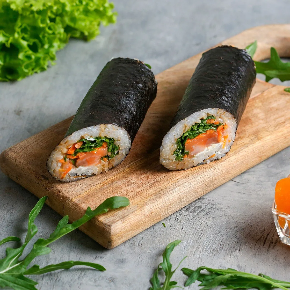 salmon-sushirrito