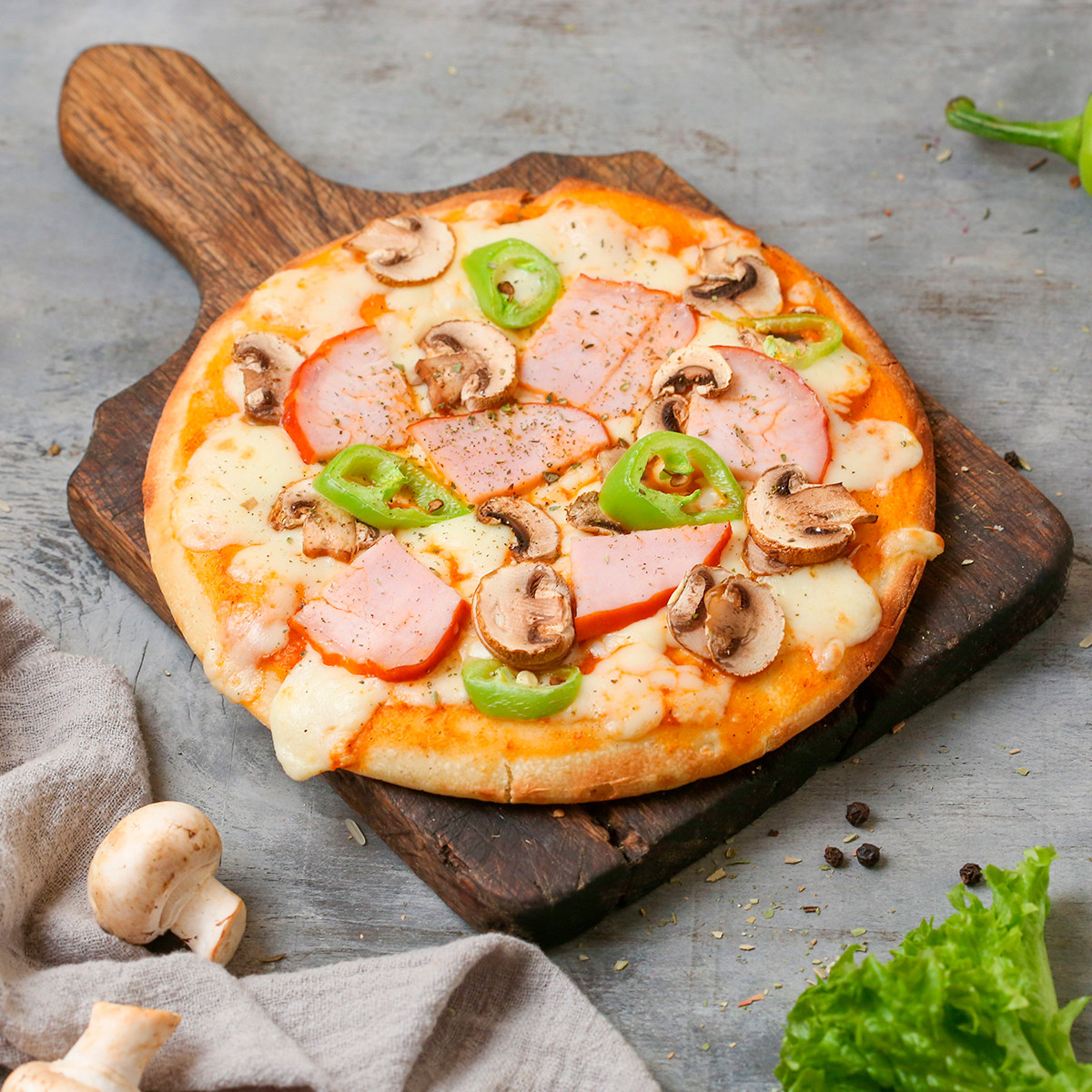 pizza-ham-mushrooms-artlunch